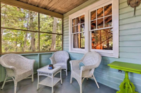 Southold Cottage with Deck and Grill - Walk to Beach